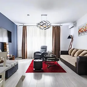 10 Seconds Away From The Main Street, Free Secured Parking Apartamento